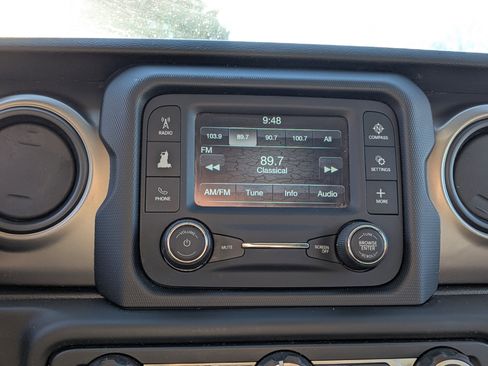 Used 2018 Jeep Wrangler Unlimited Sport S image 19