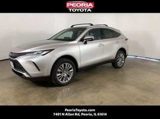 Used 2023 Toyota Venza XLE video 1