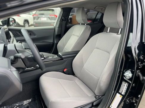 Used 2026 Toyota Prius LE FWD image 12