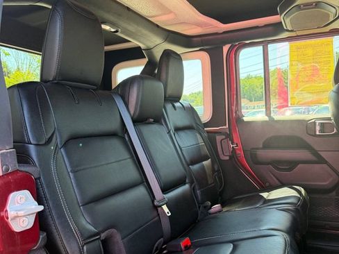 Used 2021 Jeep Wrangler Unlimited Sahara AWD/4WD image 13