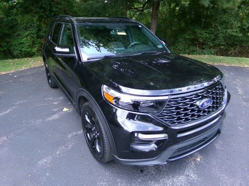 Used 2023 Ford Explorer ST-Line w/ Class IV Trailer Tow Package AWD/4WD image 2