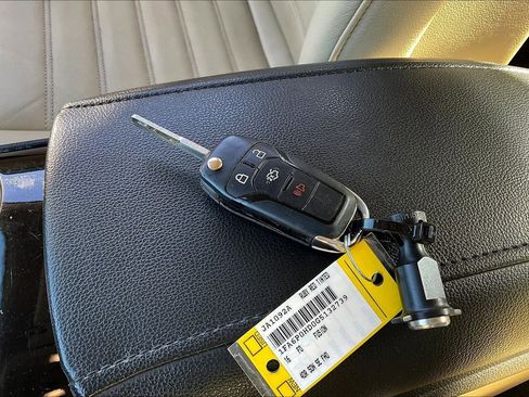 Used 2016 Ford Fusion SE w/ Equipment Group 202A FWD image 34