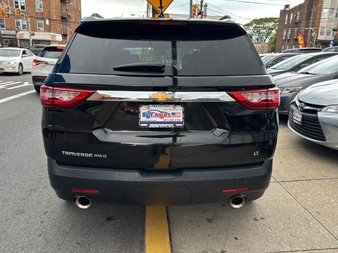 Used 2021 Chevrolet Traverse LT image 7