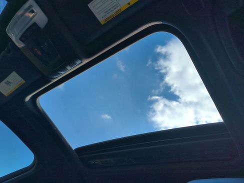 Used 2017 BMW 330i xDrive Sedan image 19