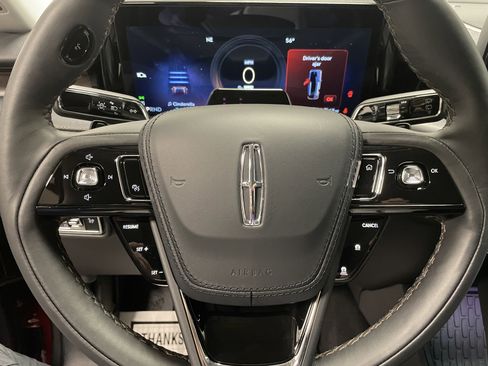 New 2025 Lincoln Aviator Reserve w/ Luxury Package image 17