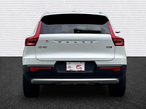 Used 2024 Volvo XC40 B5 Core AWD/4WD image 6