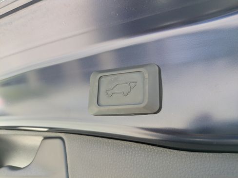 Used 2023 Toyota RAV4 XLE w/ Convenience Package FWD image 12
