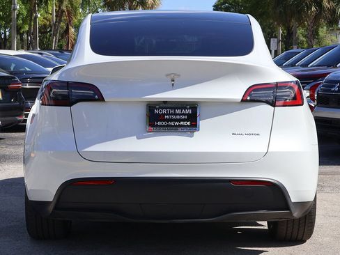 Used 2023 Tesla Model Y Long Range AWD/4WD image 13