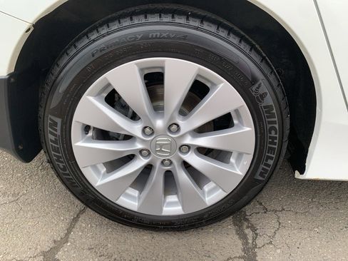 Used 2014 Honda Accord Touring image 25