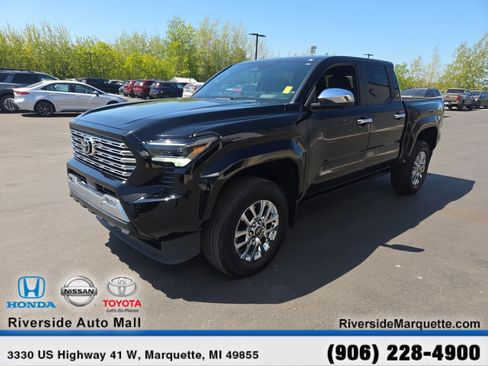 Used 2024 Toyota Tacoma Limited w/ Limited Package (LT) AWD/4WD image 3
