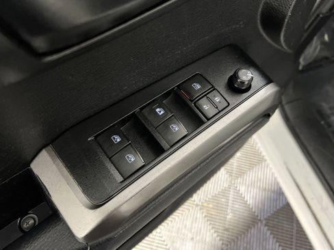 Used 2022 Toyota Tacoma SR5 image 15