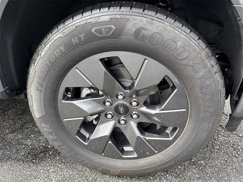 Used 2024 Ford F150 Lightning Lariat image 12