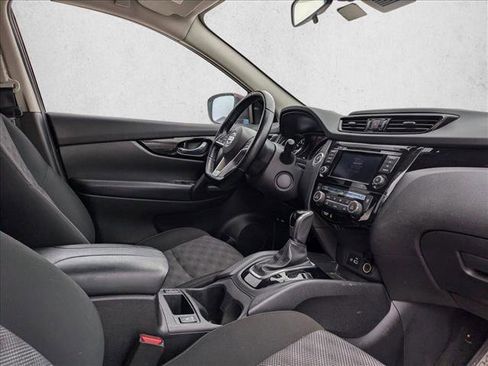 Used 2021 Nissan Rogue Sport SV image 18