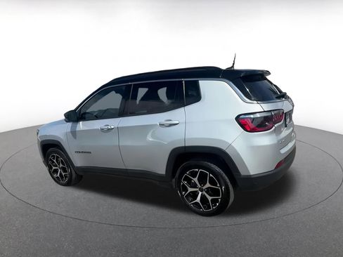 Used 2025 Jeep Compass Limited image 10