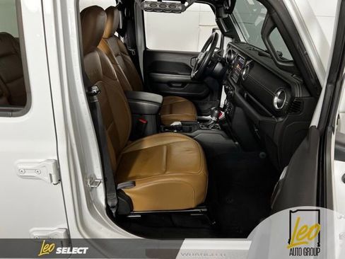 Used 2022 Jeep Wrangler Unlimited Sahara w/ Safety Group AWD/4WD image 28