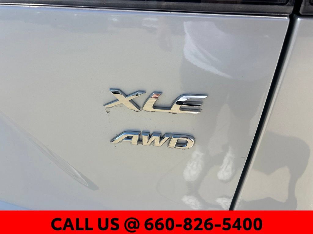 Used 2022 Toyota Corolla Cross XLE AWD/4WD image 6