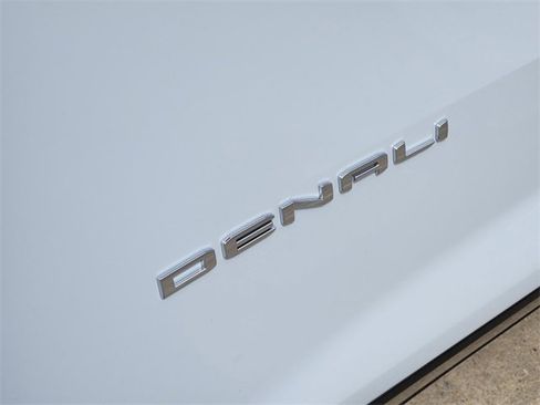 New 2026 GMC Acadia Denali image 8