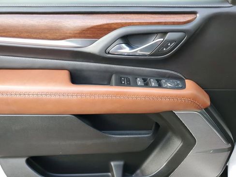 Used 2023 GMC Yukon Denali Ultimate image 16