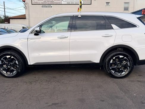 Used 2024 Kia Sorento S AWD/4WD image 10