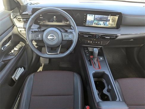 Certified 2025 Nissan Kicks SR image 19
