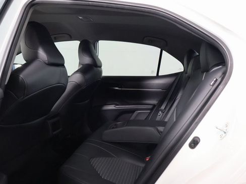 Used 2022 Toyota Camry SE FWD image 11