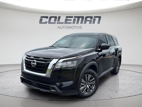 Used 2025 Nissan Pathfinder S FWD image 1