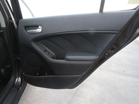 Used 2017 Kia Forte LX image 34