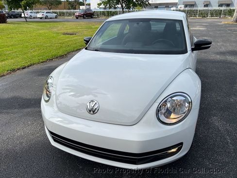 Used 2012 Volkswagen Beetle Launch Edition image 16