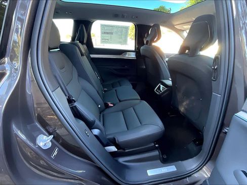 New 2025 Volvo EX90 Ultra w/ Protection Package Premier image 27