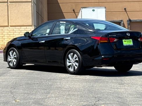 Used 2024 Nissan Altima 2.5 S FWD image 3