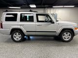 Used 2007 Jeep Commander Sport image 3