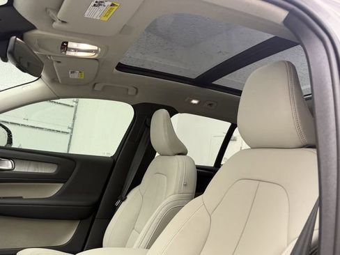 New 2026 Volvo XC40 B5 Ultra w/ Protection Package Premier AWD/4WD image 14