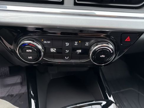 New 2026 Chevrolet Trax LT image 23