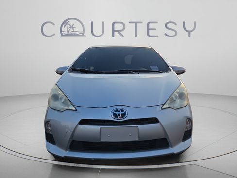 Used 2012 Toyota Prius C One FWD image 4