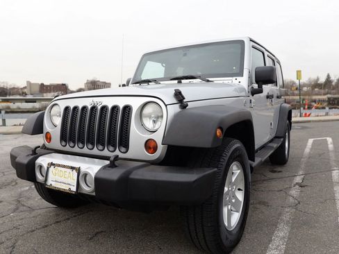 Used 2011 Jeep Wrangler Unlimited Sport image 3