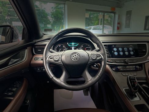 Used 2018 Buick LaCrosse Avenir w/ Driver Confidence Package #2 AWD/4WD image 16