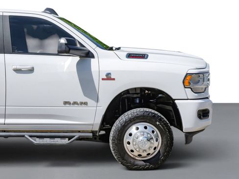 Used 2022 RAM 3500 Big Horn w/ Level C Equiment Group AWD/4WD image 7