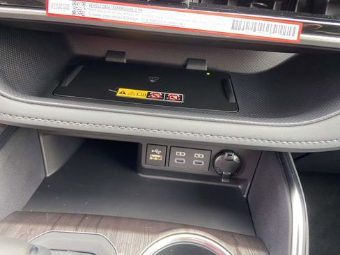 Used 2026 Toyota Highlander Platinum AWD/4WD image 27