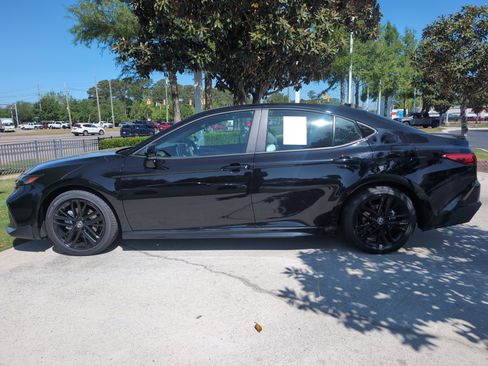 Used 2026 Toyota Camry SE image 7