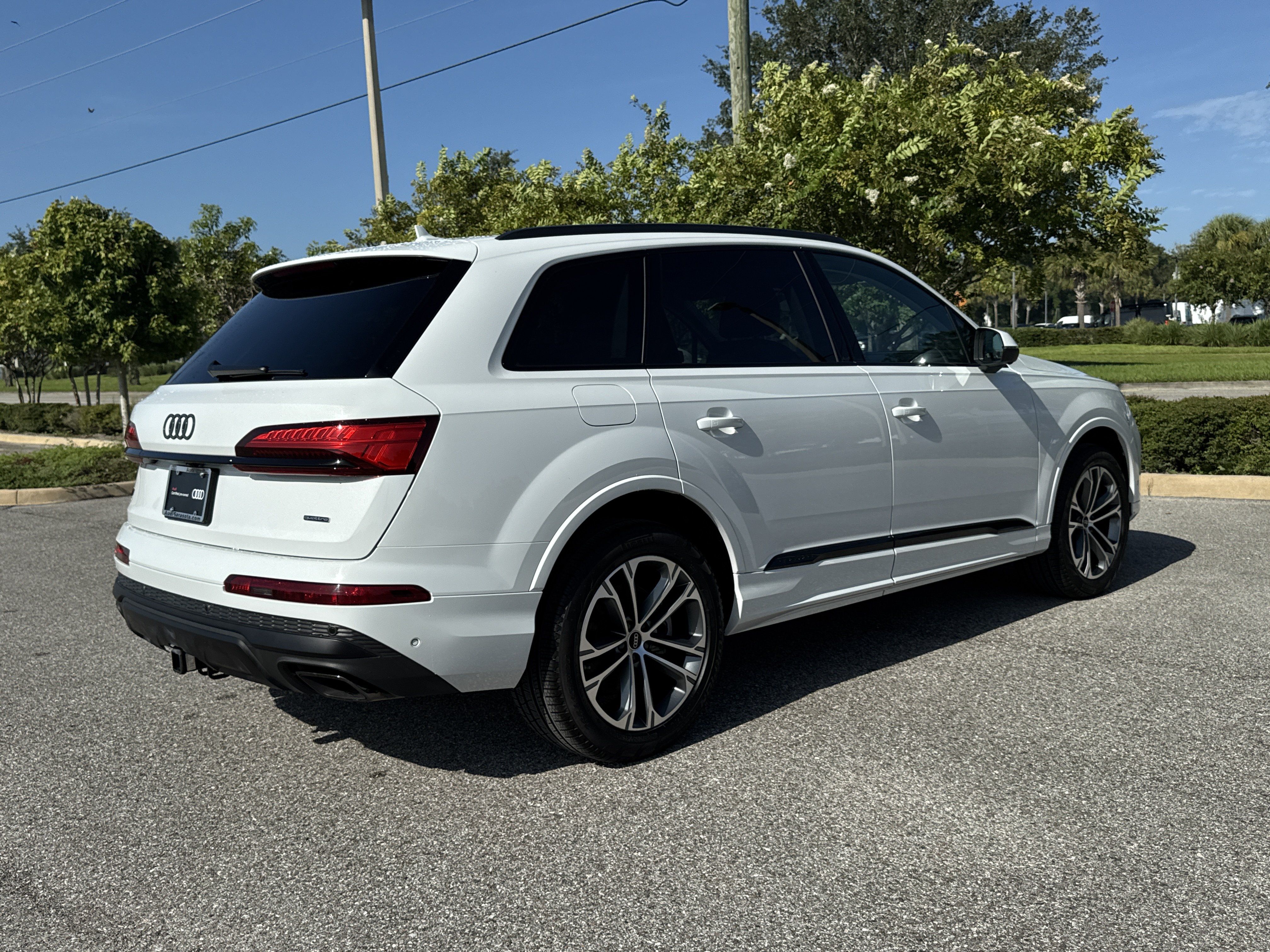 Certified 2026 Audi Q7 3.0T Premium w/ Convenience Plus Package AWD/4WD image 4