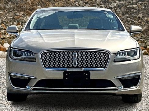 Used 2017 Lincoln MKZ Premiere image 2