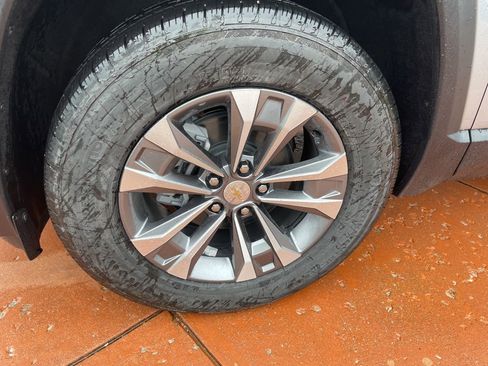 New 2025 Chevrolet Equinox LT w/ Safety and Technology Package image 4