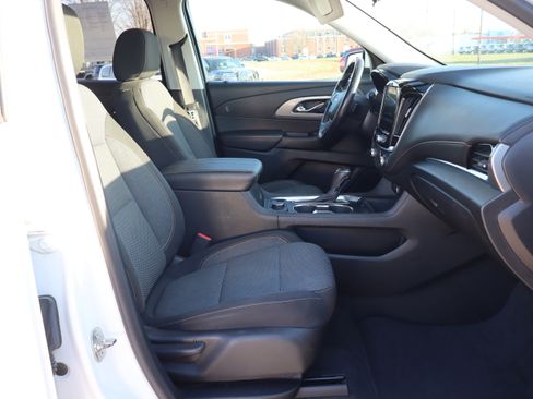 Used 2019 Chevrolet Traverse LT image 14