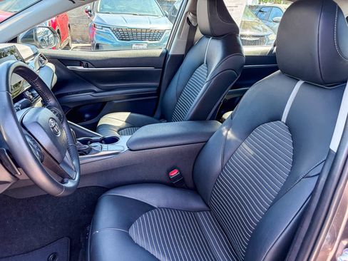 Used 2024 Toyota Camry SE FWD image 15