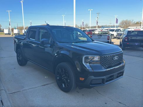 New 2025 Ford Maverick Lariat w/ Black Appearance Package image 2