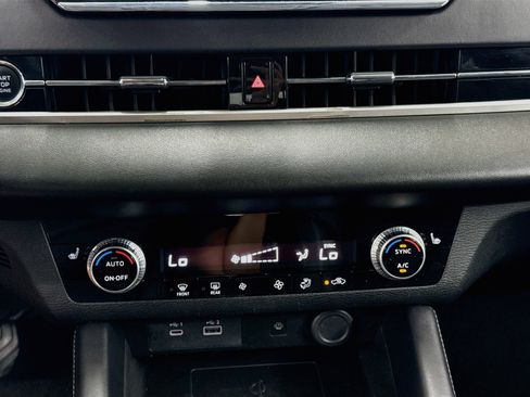 Used 2024 Mitsubishi Outlander SE FWD image 24