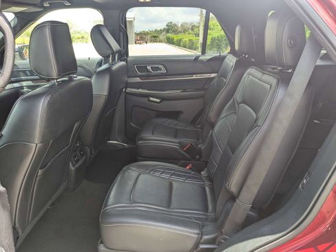 Used 2018 Ford Explorer Platinum AWD/4WD image 17