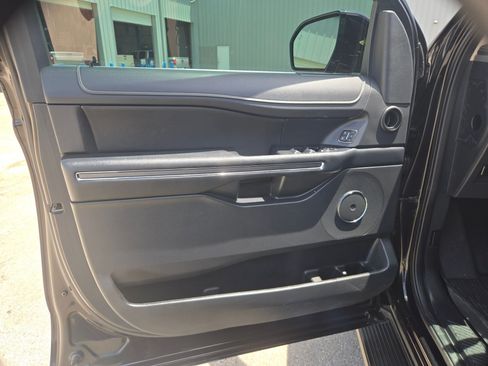Used 2024 Ford Expedition Max XLT RWD image 12