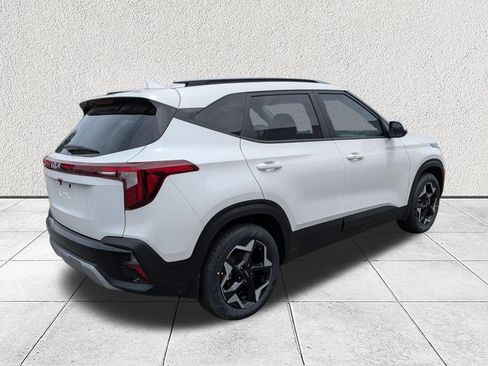 New 2026 Kia Seltos S FWD image 3