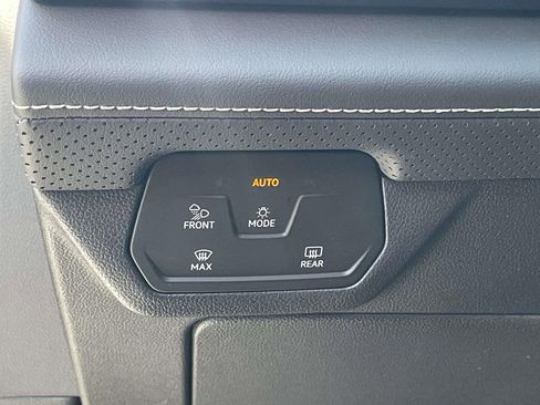 New 2026 Volkswagen Atlas SE FWD image 21